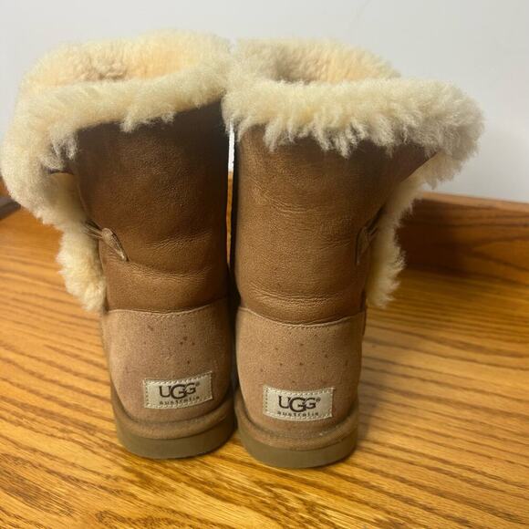 UGG Bailey Button Size 7 Boot Bootie Snow Winter - Picture 10 of 11